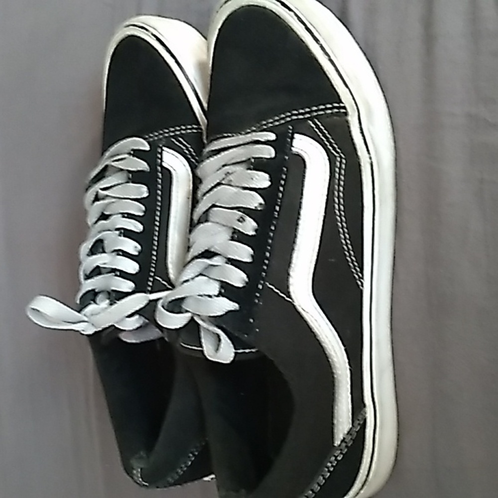 Vans - Picture 2 of 4